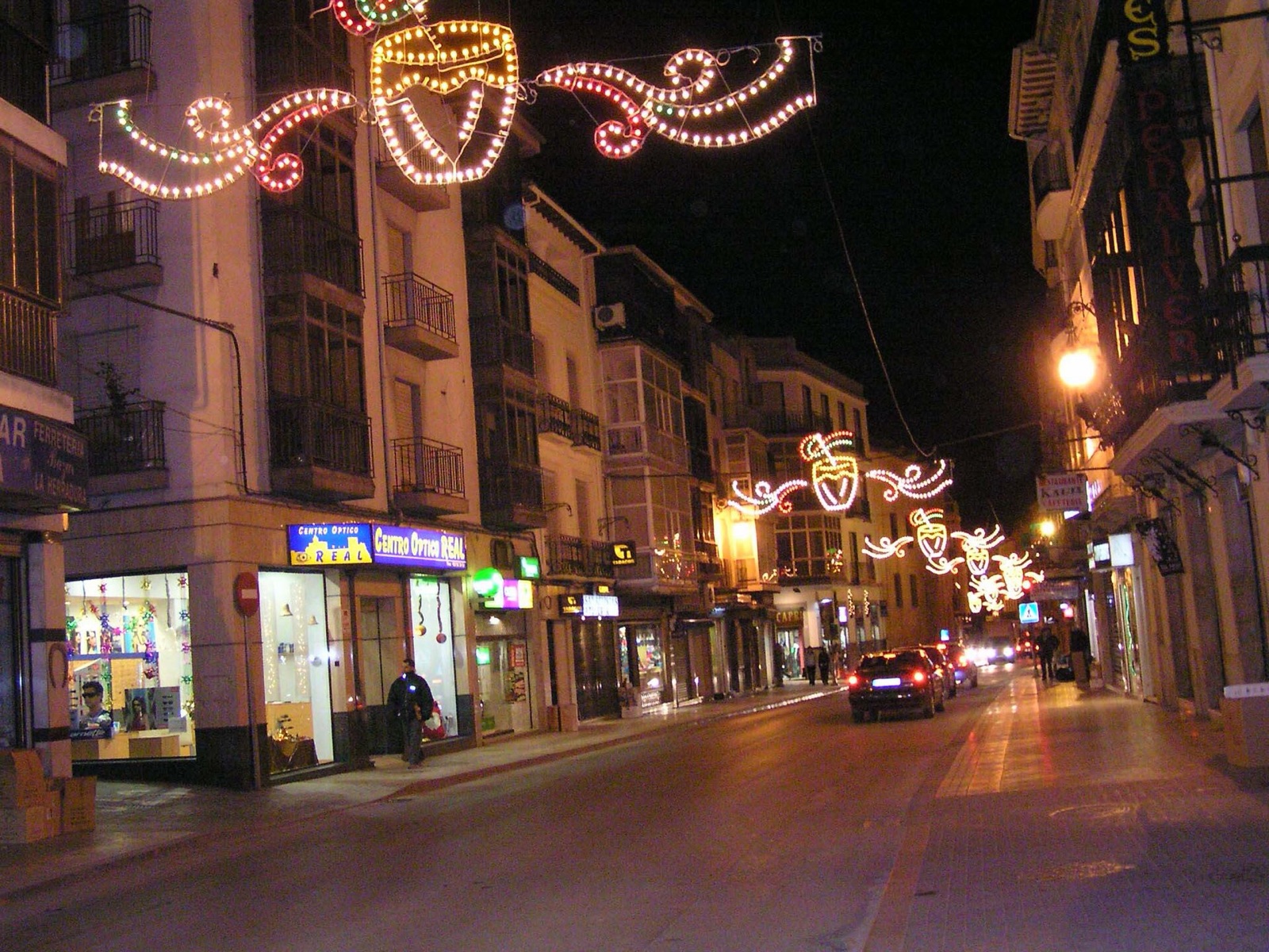 Iluminación navideña en una calle de Alcalá la Real