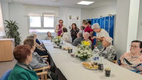 Imagen de la noticia: El centro de día Arrayán de Torredelcampo celebra sus 20 años con una jornada de convivencia
