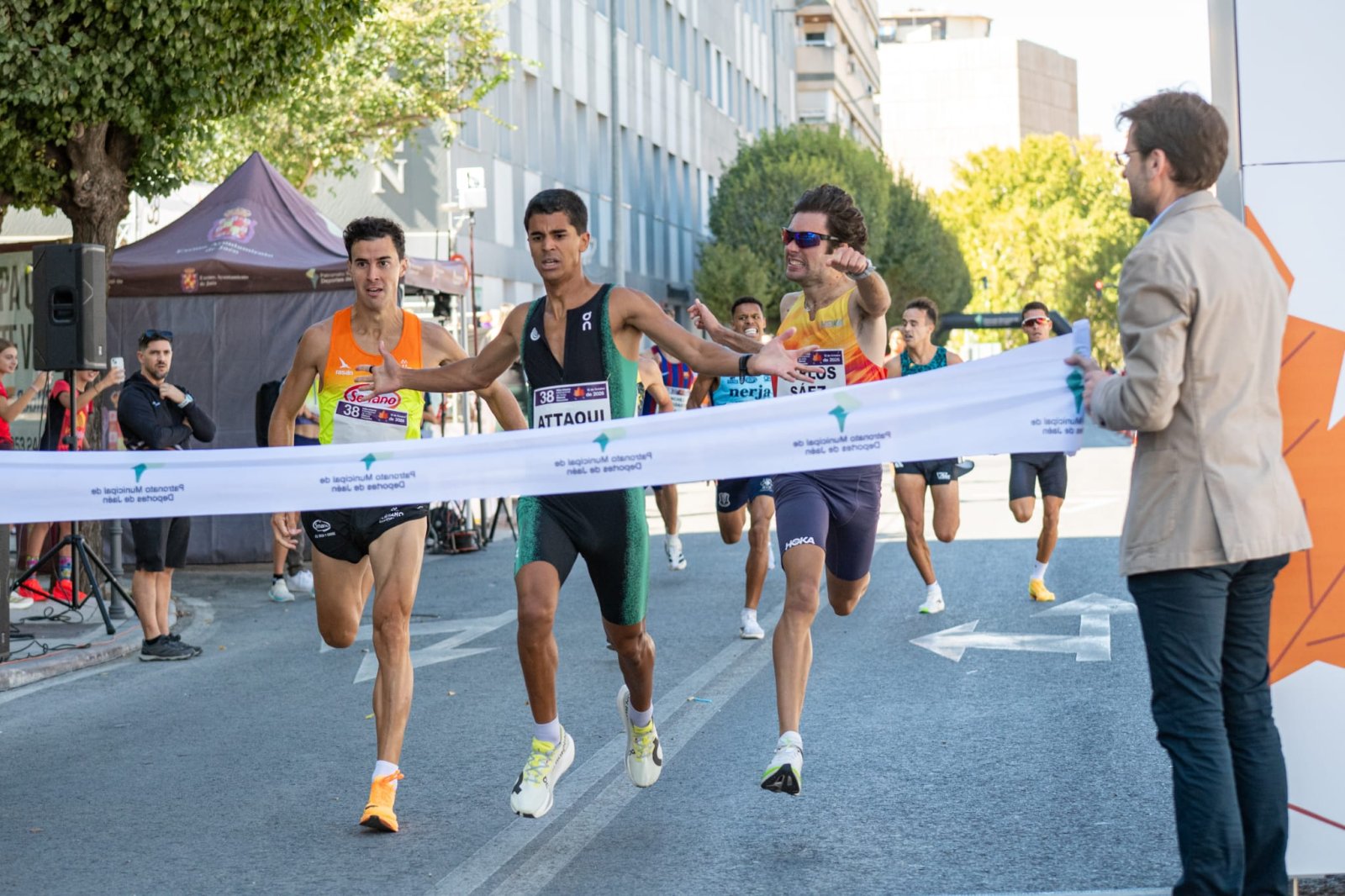 Imagen de la noticia: Mohamed Attaoui y Marta Mitjans ganan la 38 Milla Urbana de Otoño de Jaén