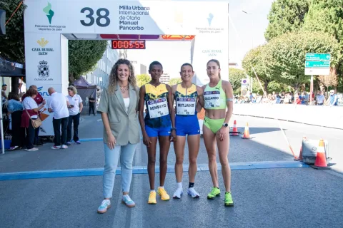 Imagen de la noticia: Mohamed Attaoui y Marta Mitjans ganan la 38 Milla Urbana de Otoño de Jaén