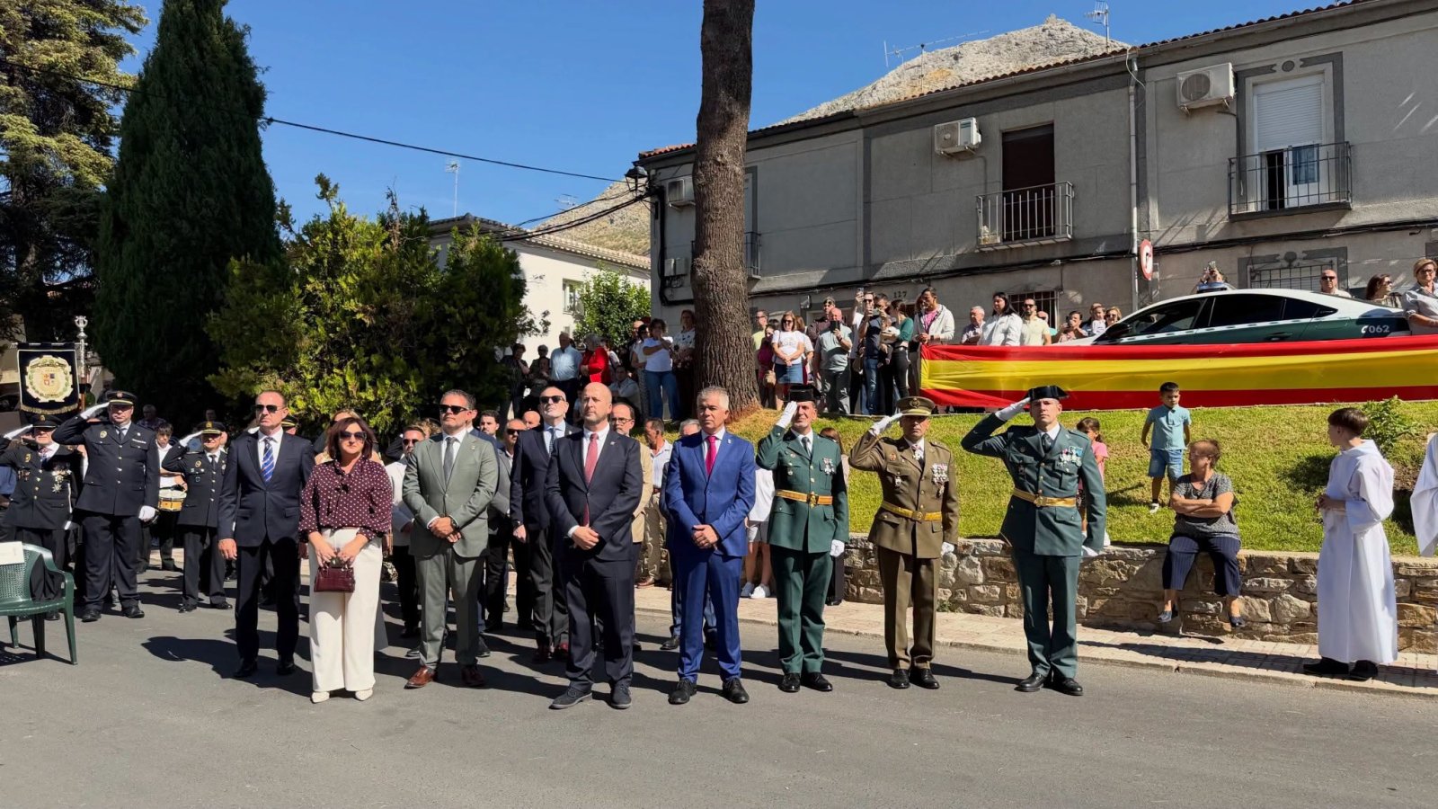Imagen de la noticia: El Ayuntamiento de Fuensanta de Martos acompaña a la Guardia Civil en el día de su patrona