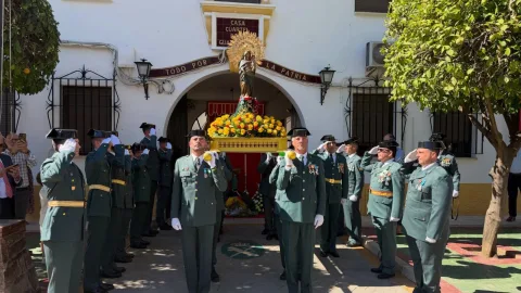 Imagen de la noticia: El Ayuntamiento de Fuensanta de Martos acompaña a la Guardia Civil en el día de su patrona