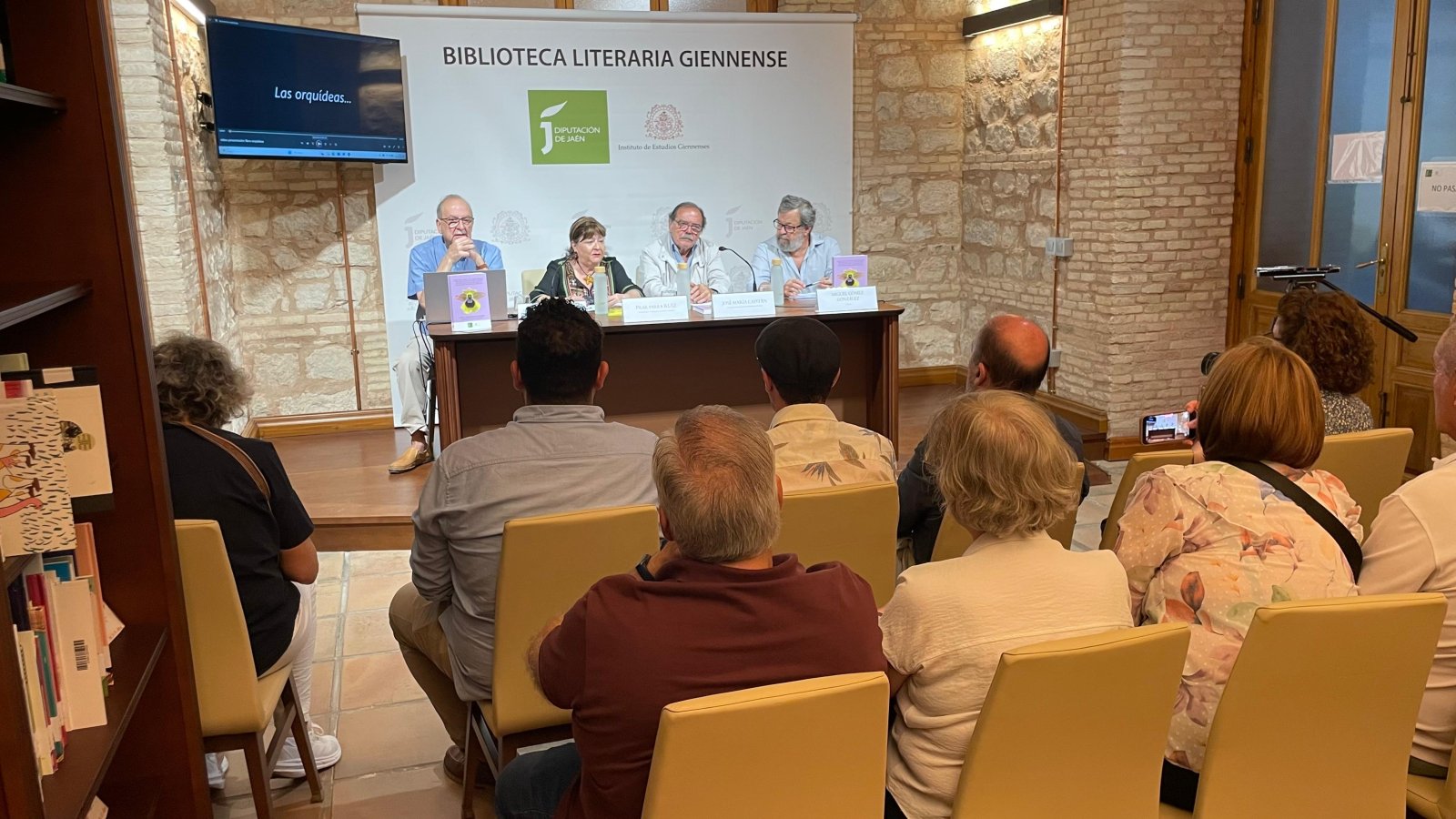 Imagen de la noticia: Presentado un libro sobre las orquídeas silvestres de la provincia de Jaén