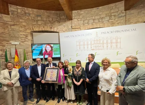 Imagen de la noticia: Fanny Rubio recibe en Jaén el XVIII Premio de las Letras Andaluzas Nebrija