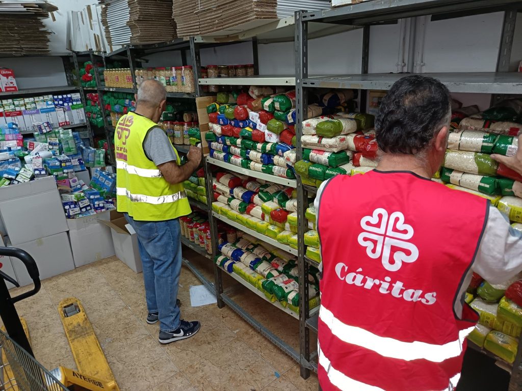 Imagen de la noticia: La recogida solidaria de Cáritas Jaén reúne 12.212 kilos de alimentos e higiene