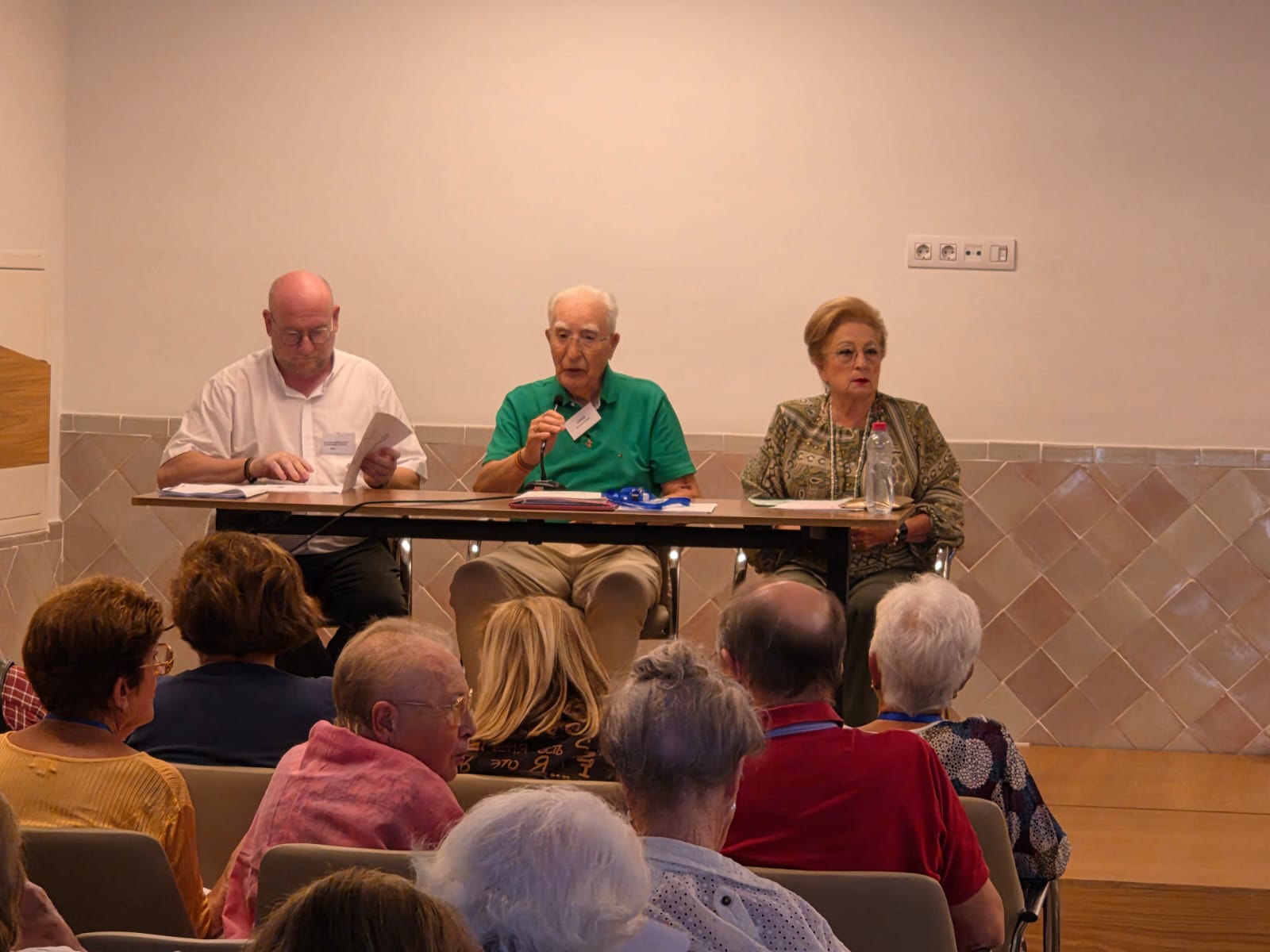 Imagen de la noticia: Medio centenar de mayores de Vida Ascendente de Jaén participan en las jornadas de Málaga