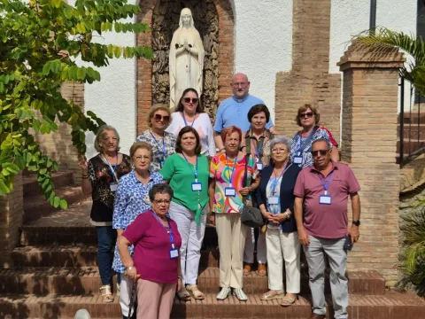 Imagen de la noticia: Medio centenar de mayores de Vida Ascendente de Jaén participan en las jornadas de Málaga