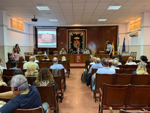 Imagen de la noticia: Medio centenar de catadores de aceite de oliva de todo el mundo cierran en Arjona su asamblea anual