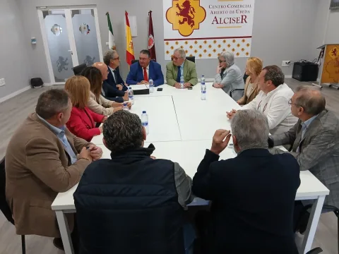 Imagen de la noticia: Pablo Tito, finalista otra vez al Premio Nacional de Artesanía y premio Homo Faber con su hijo