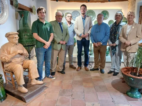 Imagen de la noticia: Pablo Tito, finalista otra vez al Premio Nacional de Artesanía y premio Homo Faber con su hijo