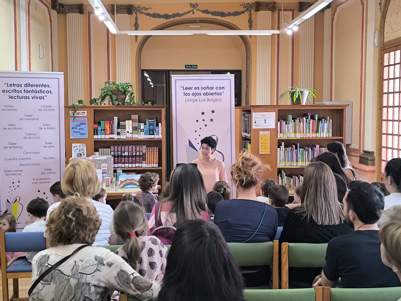 Imagen de la noticia: Cuentacuentos y presentaciones de autores jiennenses por el Día de la Biblioteca en Jaén