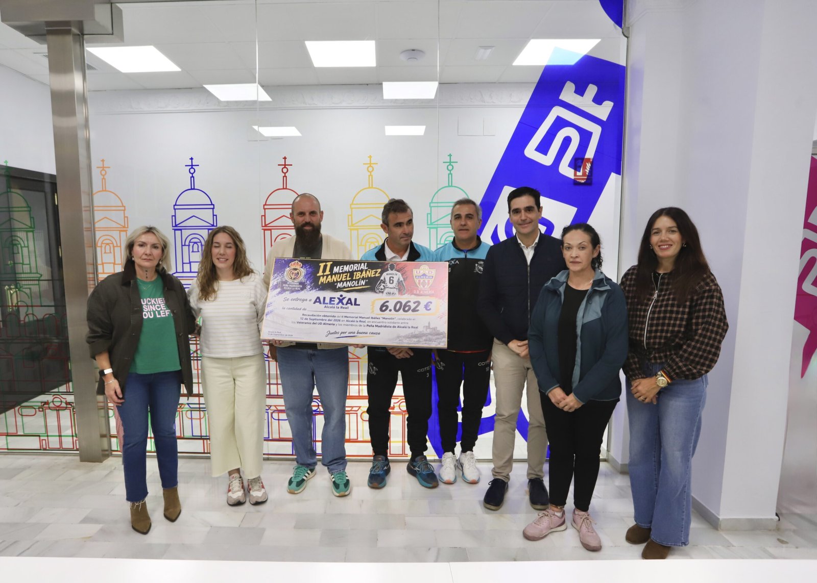 Imagen de la noticia: ALEXAL suma siete personas nuevas a terapia tras recibir los 6.062 euros del Memorial Manolín