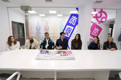 Imagen de la noticia: ALEXAL suma siete personas nuevas a terapia tras recibir los 6.062 euros del Memorial Manolín