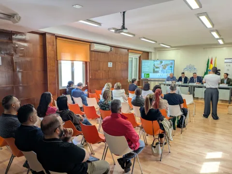 Image for the story: Linares hosts a session on consumer arbitration for shops and businesses