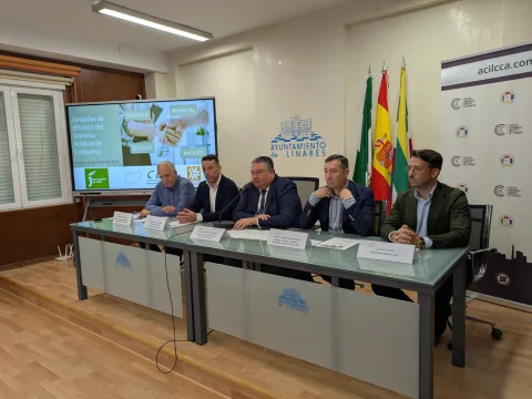Image for the story: Linares hosts a session on consumer arbitration for shops and businesses