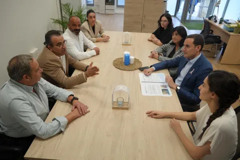 Image for the story: The Diputación de Jaén discusses new avenues of collaboration with ALES in care for children with cancer