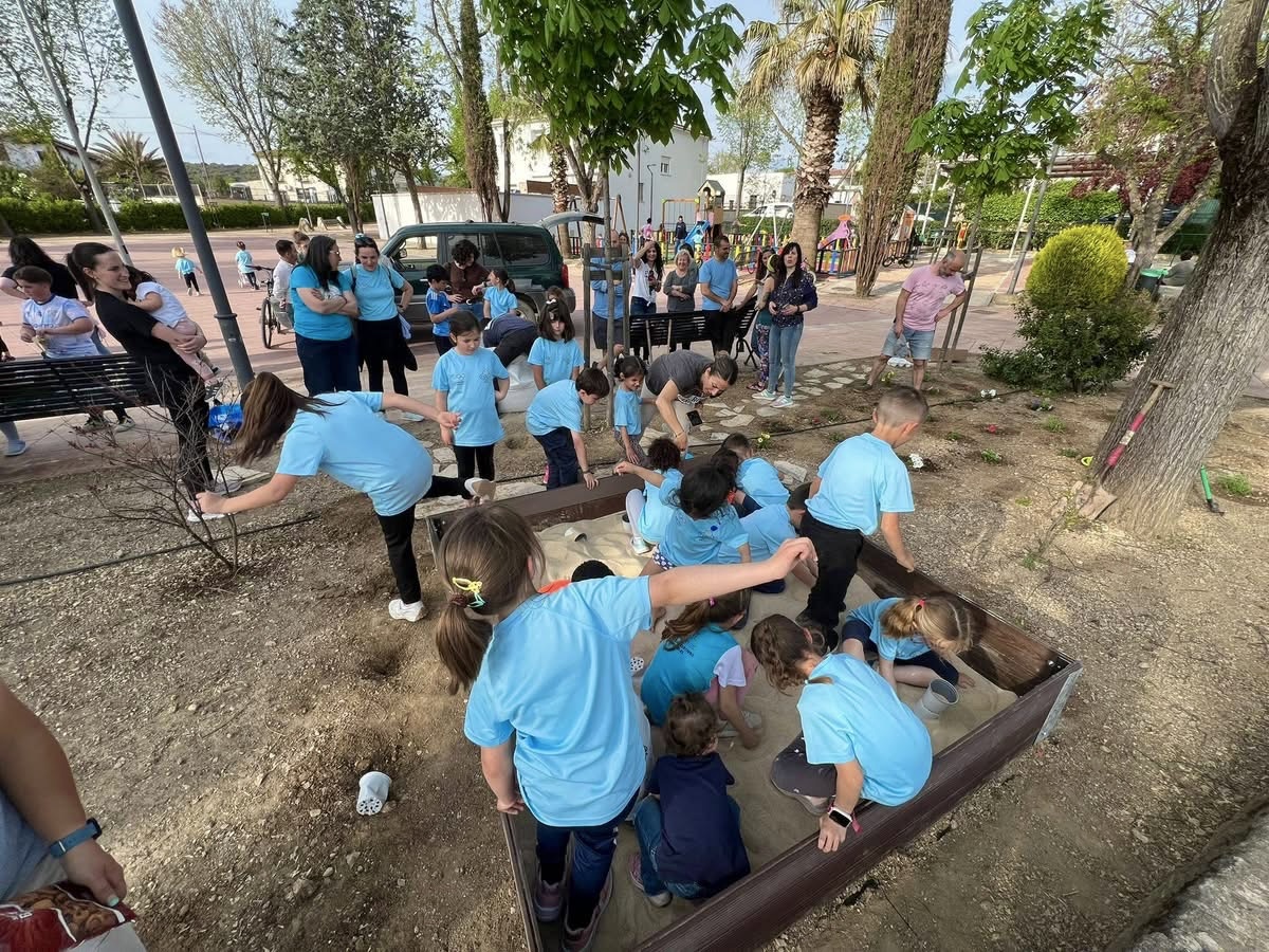 Imagen de la noticia: Once AMPAs de Alcalá la Real reciben 12.000 euros para actividades en los centros