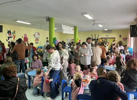 Imagen de la noticia: Once AMPAs de Alcalá la Real reciben 12.000 euros para actividades en los centros