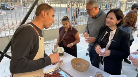 Imagen de la noticia: La Diputación muestra en Jaén almendras, pistachos y nueces como cultivos complementarios al olivar