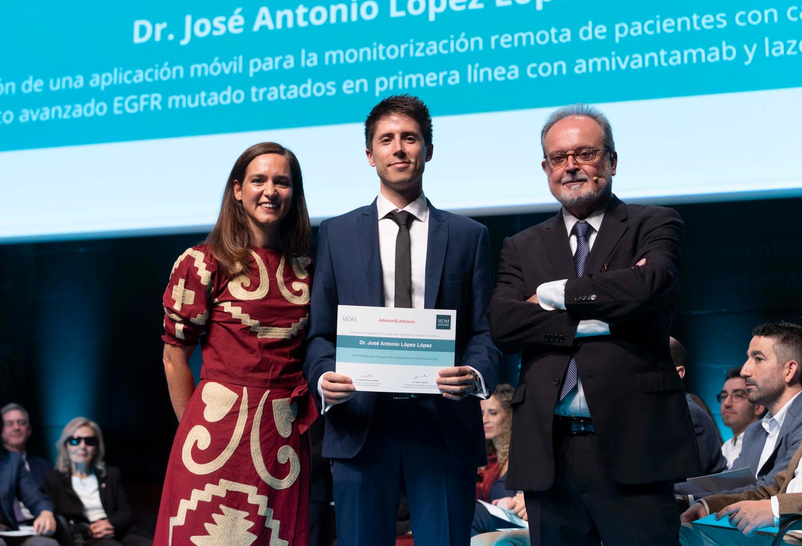 Imagen de la noticia: El Hospital de Jaén prueba una app para seguir a pacientes con cáncer de pulmón avanzado