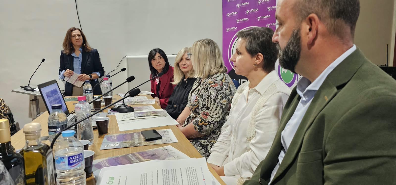 Imagen de la noticia: Mujeres del medio agrario de Jaén debaten en Úbeda sobre el futuro del sector