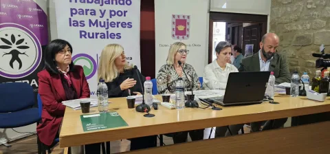 Imagen de la noticia: Mujeres del medio agrario de Jaén debaten en Úbeda sobre el futuro del sector