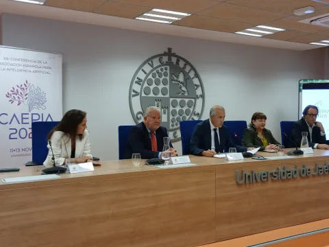 Imagen de la noticia: Carazo respalda en la UJA el congreso de IA del 10 al 13 de noviembre