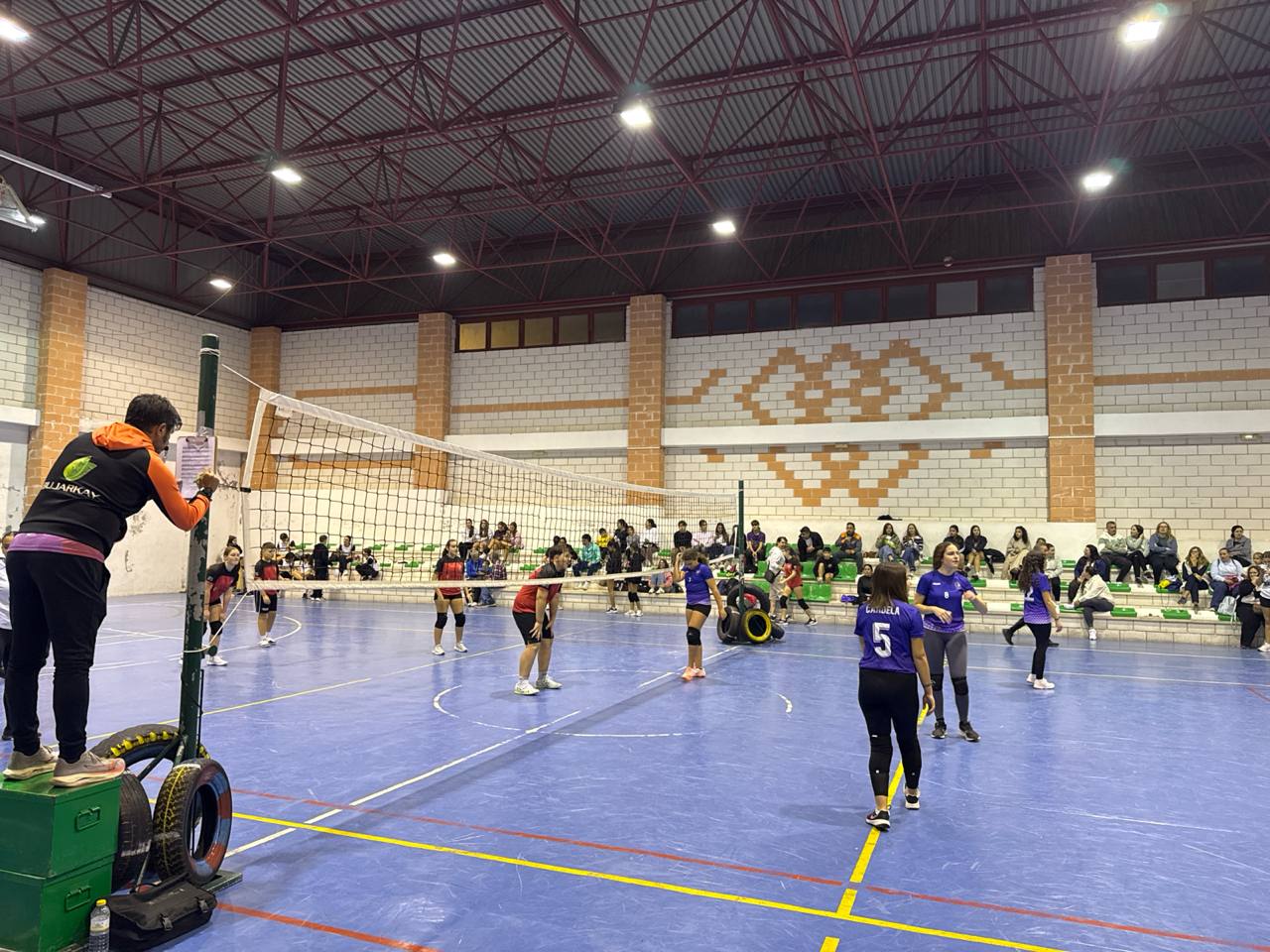 Imagen de la noticia: La Puerta de Segura estrena la liga comarcal de voleibol con 172 deportistas