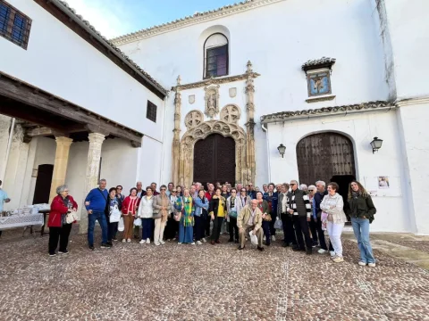 Imagen de la noticia: Cerca de 360 mayores de Torredelcampo visitan Montilla en el Otoño Sociocultural