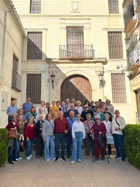 Imagen de la noticia: Cerca de 360 mayores de Torredelcampo visitan Montilla en el Otoño Sociocultural