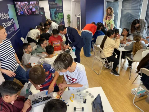 Imagen de la noticia: El aula móvil STEAM llega el jueves a Alcalá la Real
