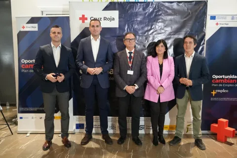 Imagen de la noticia: Cruz Roja reúne en Jaén 1.150 oportunidades de contratación en su feria de empleo